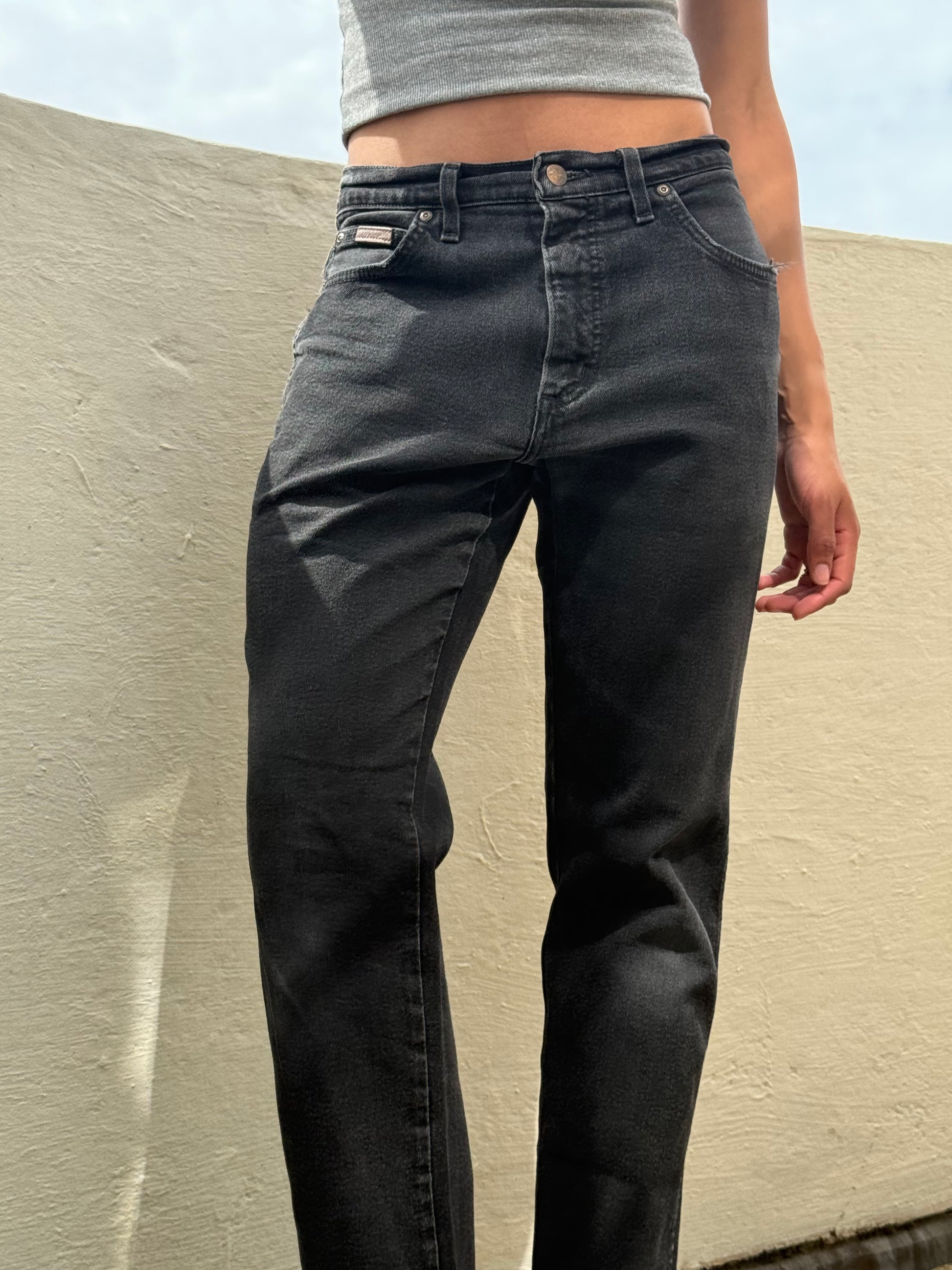 Wrangler Straight Charcoal: W30 L31