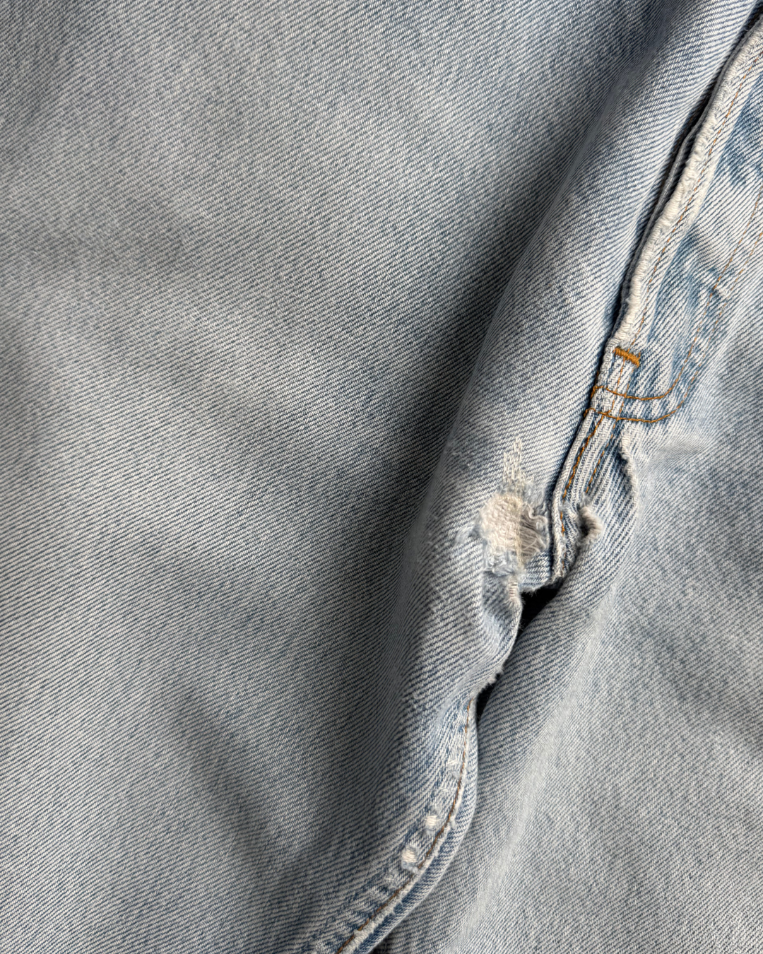 Levis 501 W31 L31.5 (Stonewash Rip)