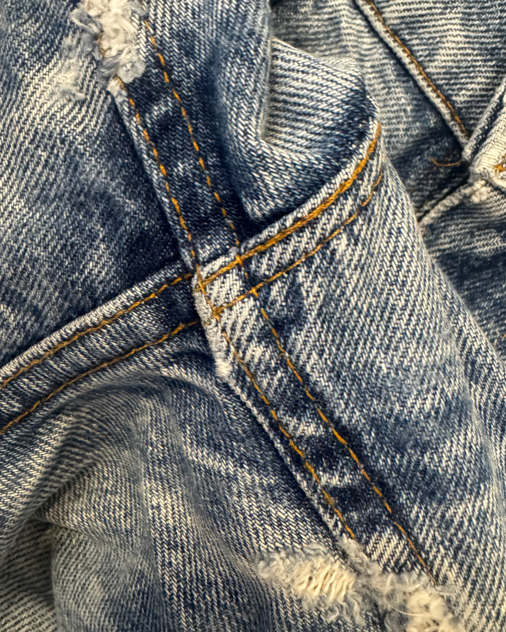Vintage Levis Relaxed Taper (Orange Tab): W27 L30