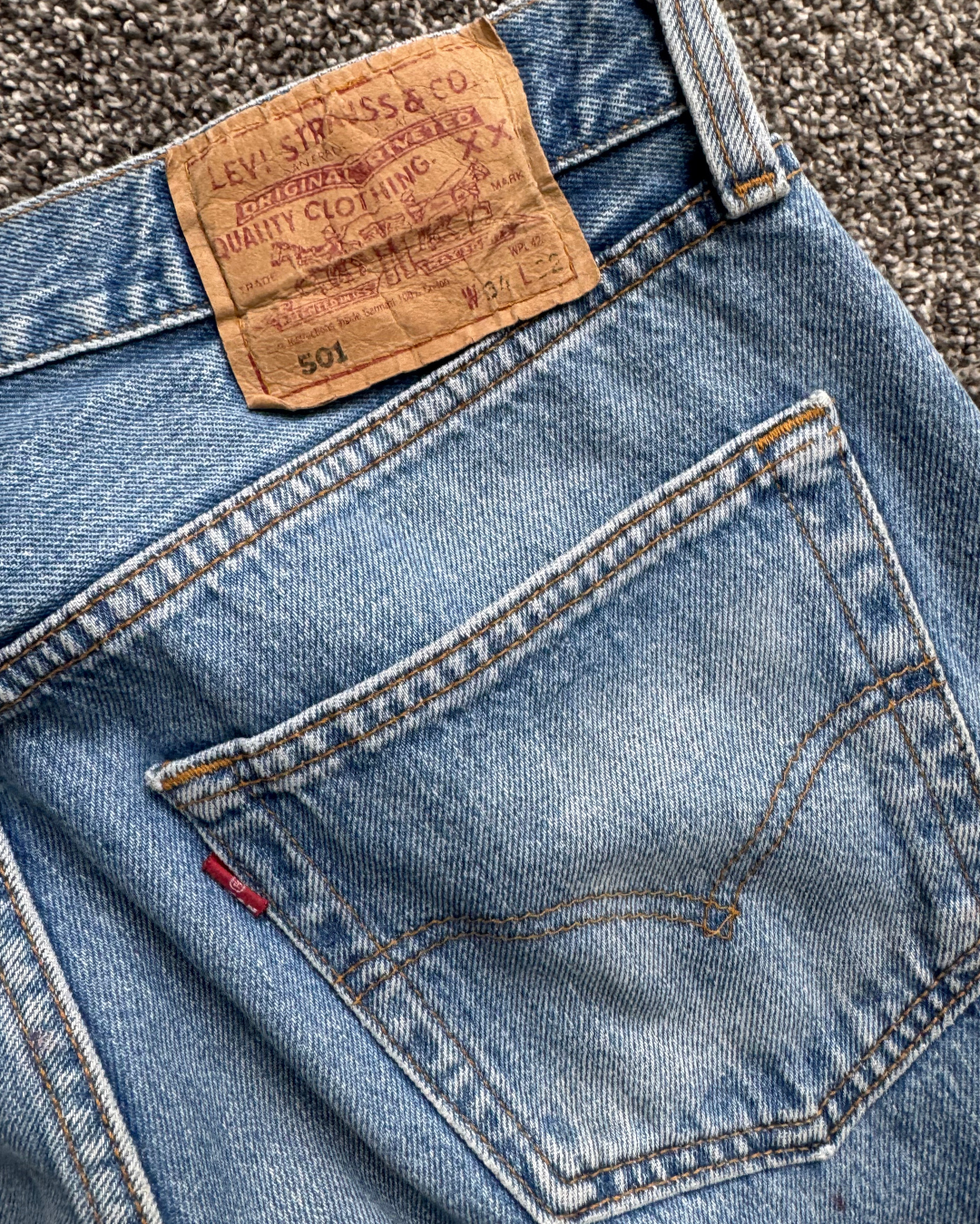 Levis 501 W33 L32 (Stonewash)