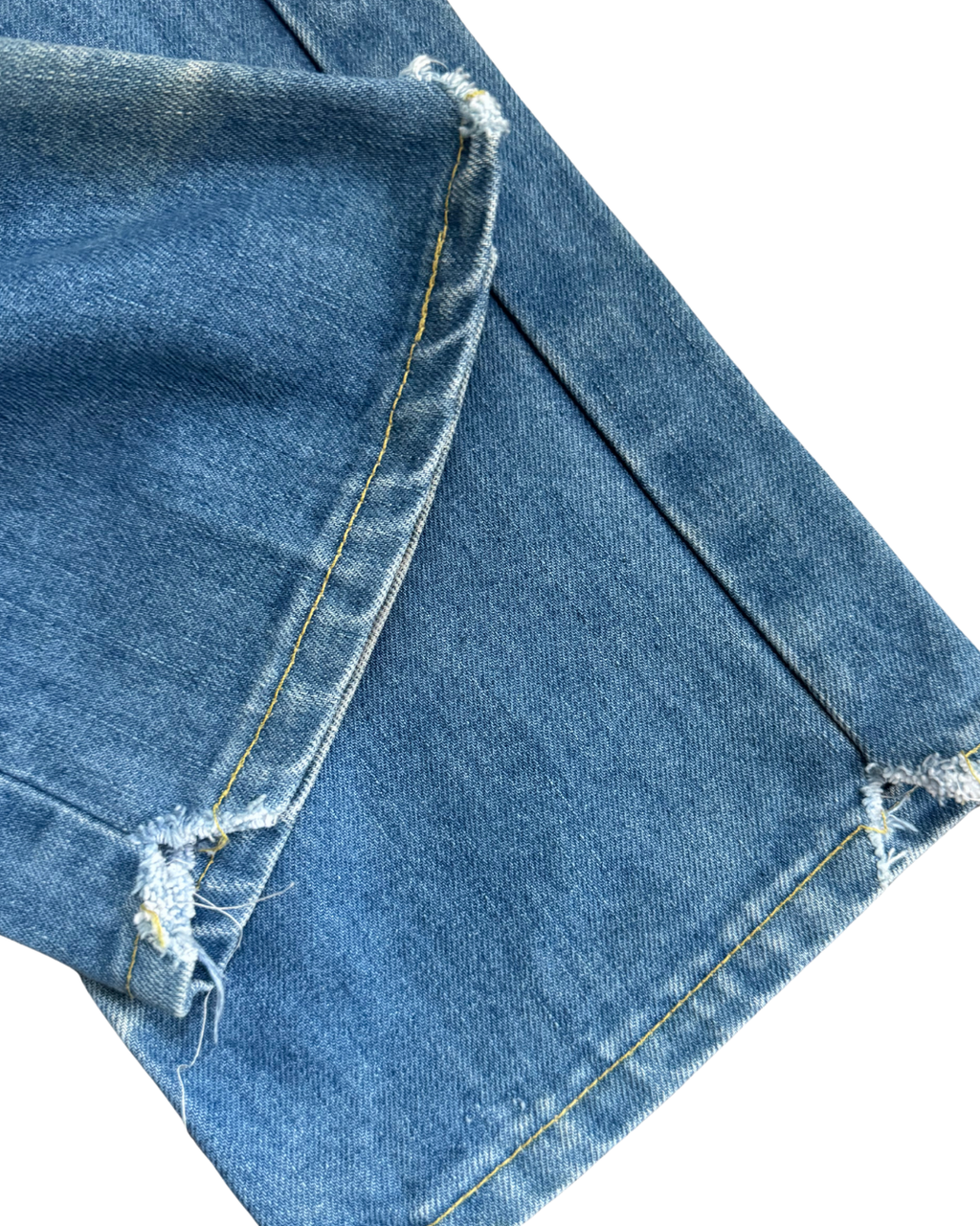 Vintage Levis 501: UK Blue (W33 L33.5)