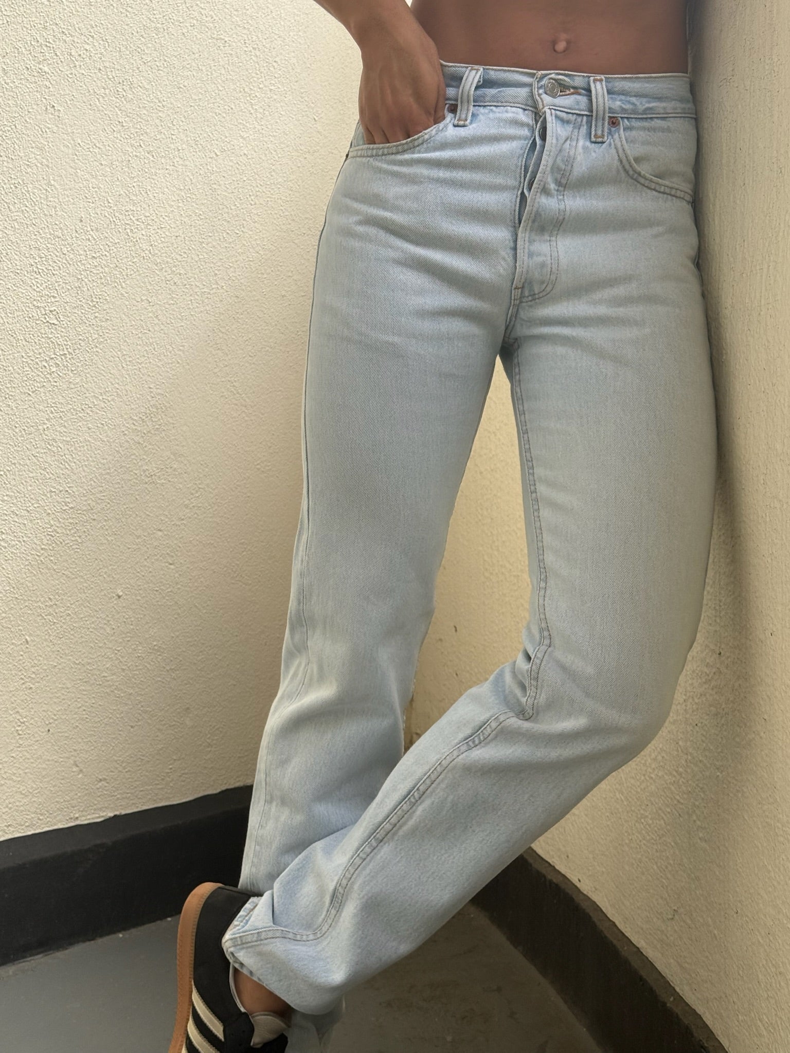 Levis 501 Light Bleach: W27 L33