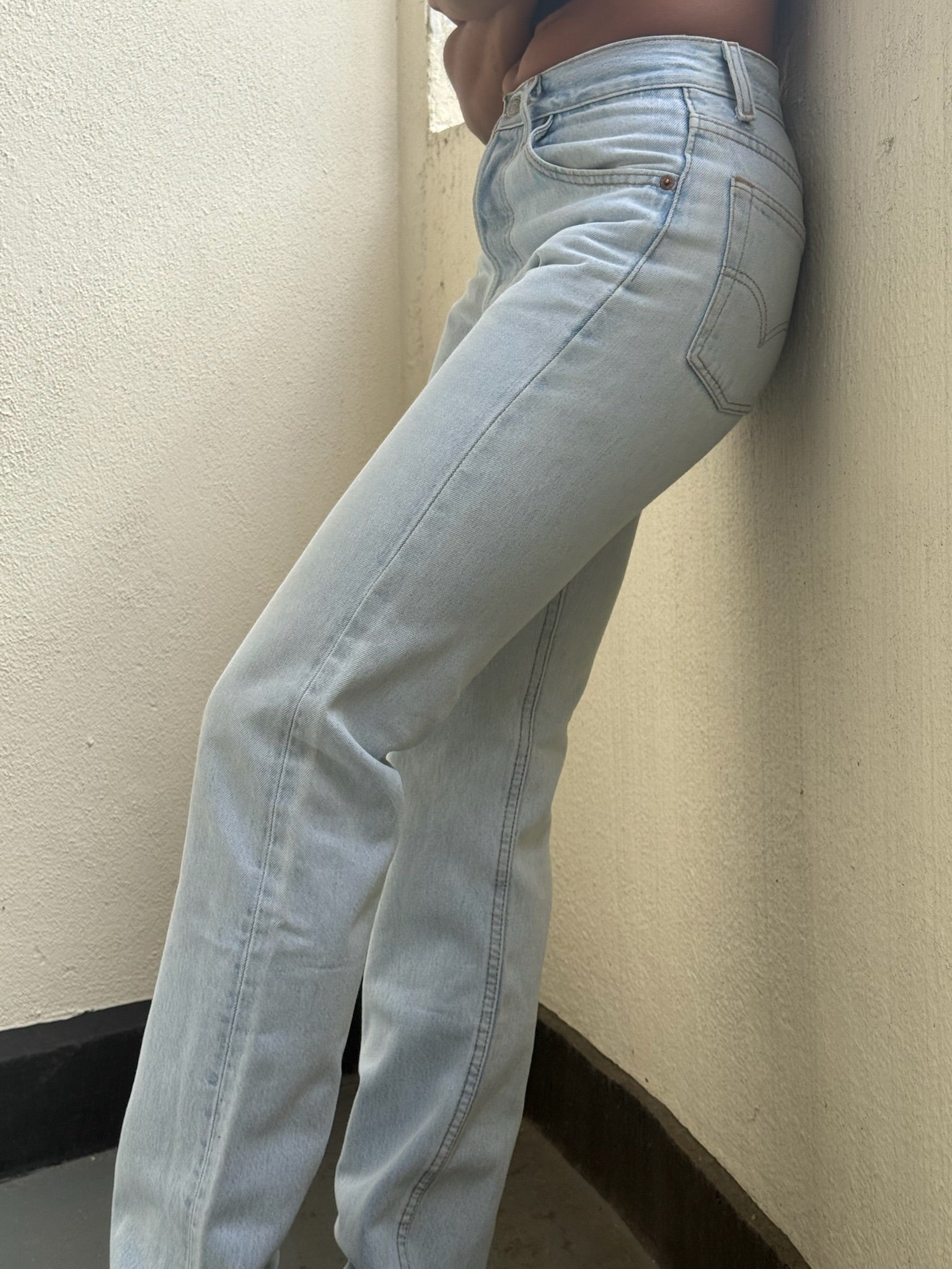 Levis 501 Light Bleach: W27 L33