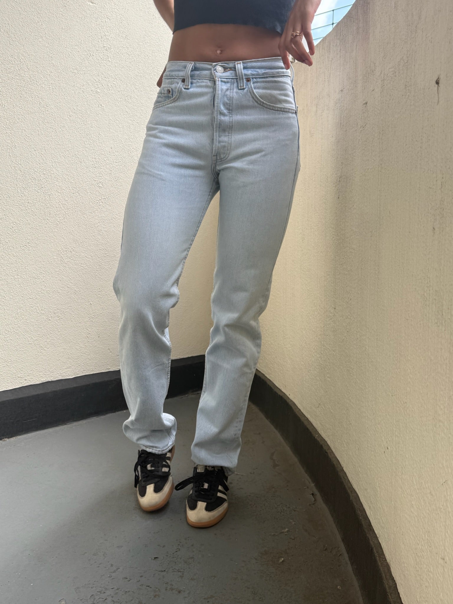 Levis 501 Light Bleach: W27 L33