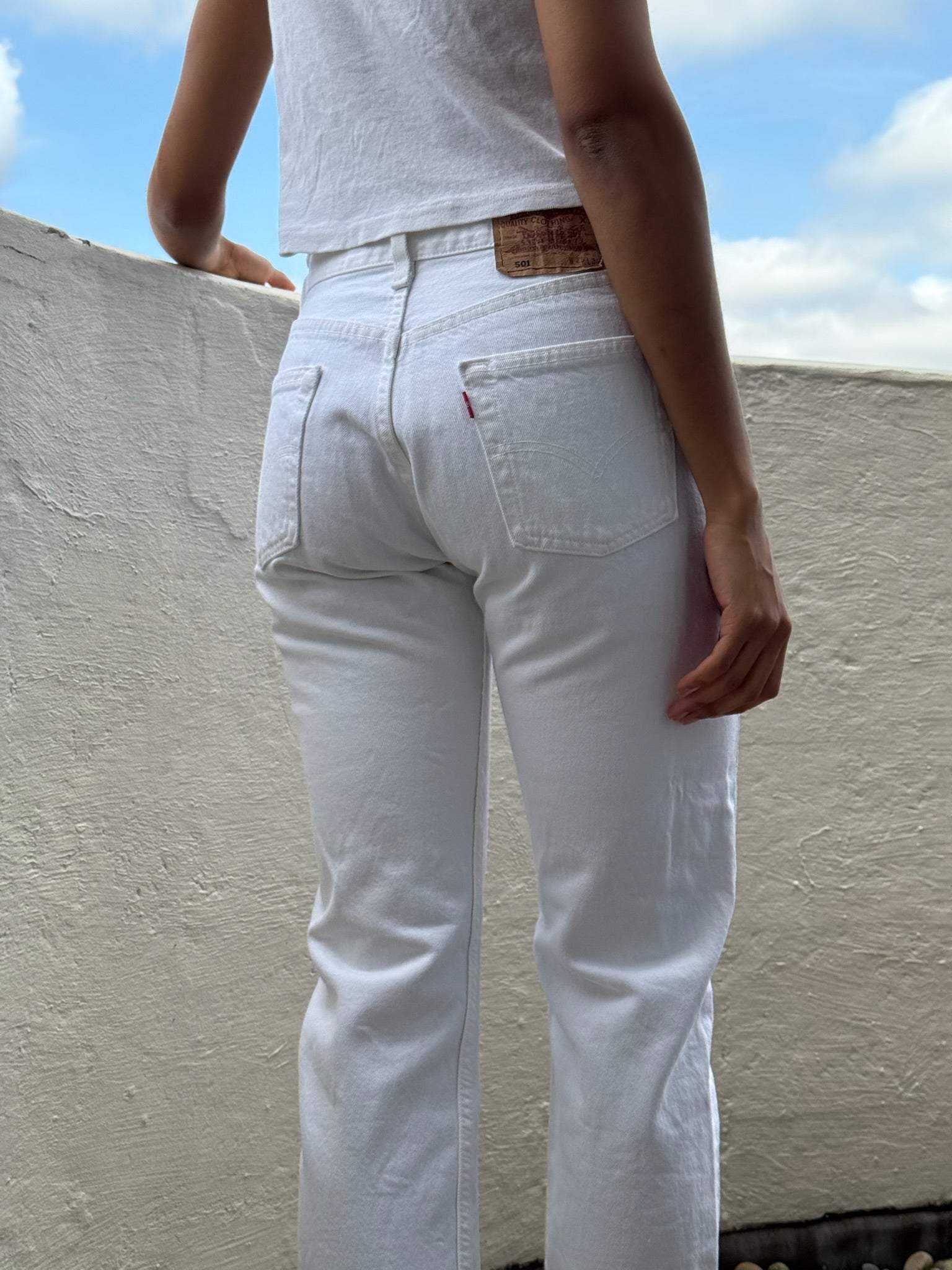 Levis 501 Pure White: W28 L30