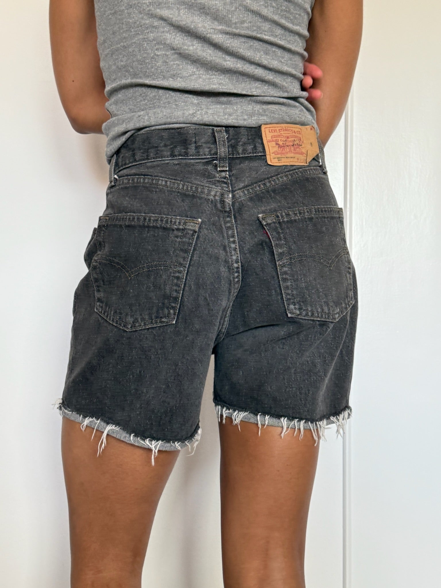 Levis 901 Charcoal Cut off: W29