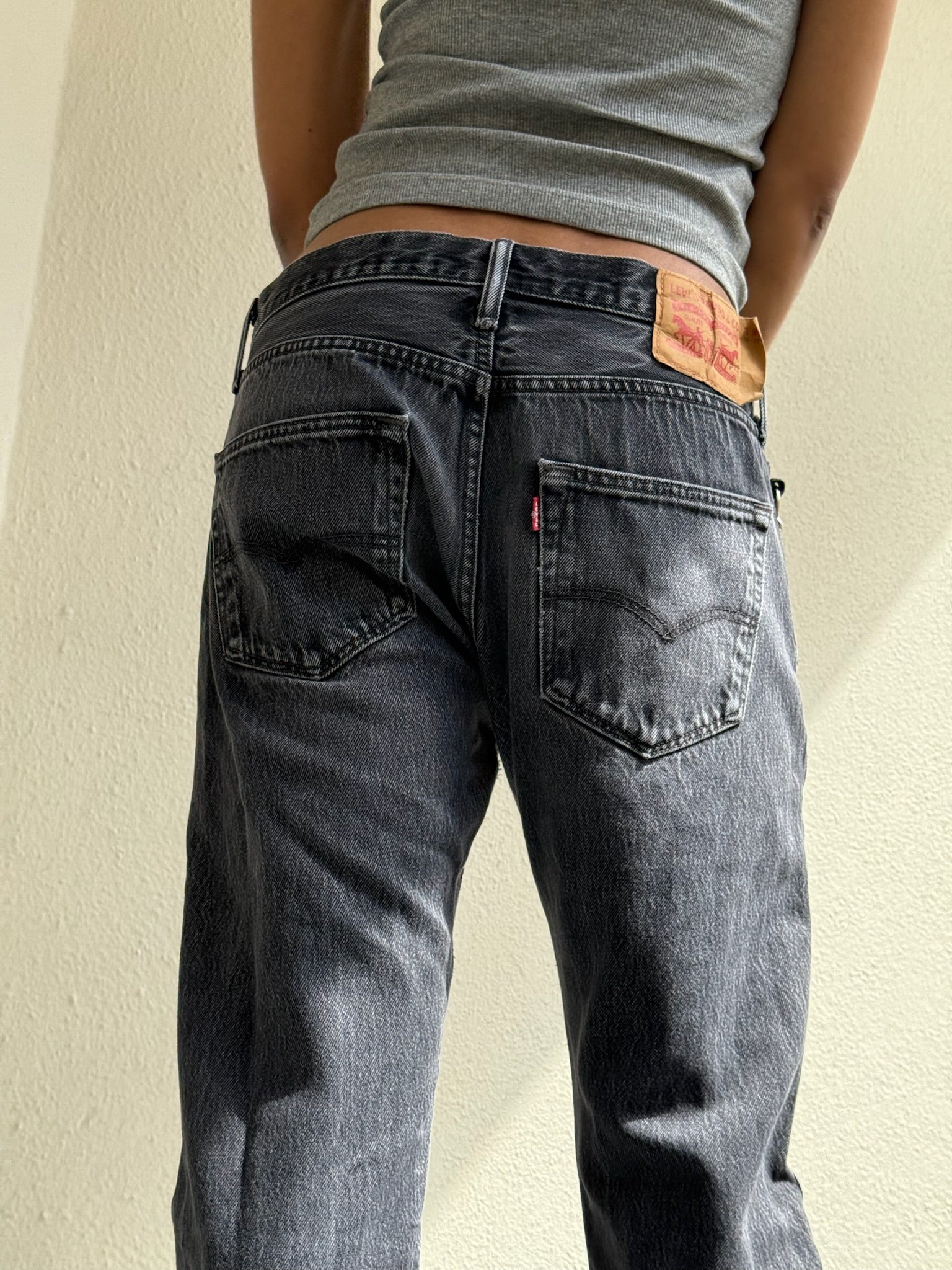 Levis 501 Charcoal: W32 L29.5