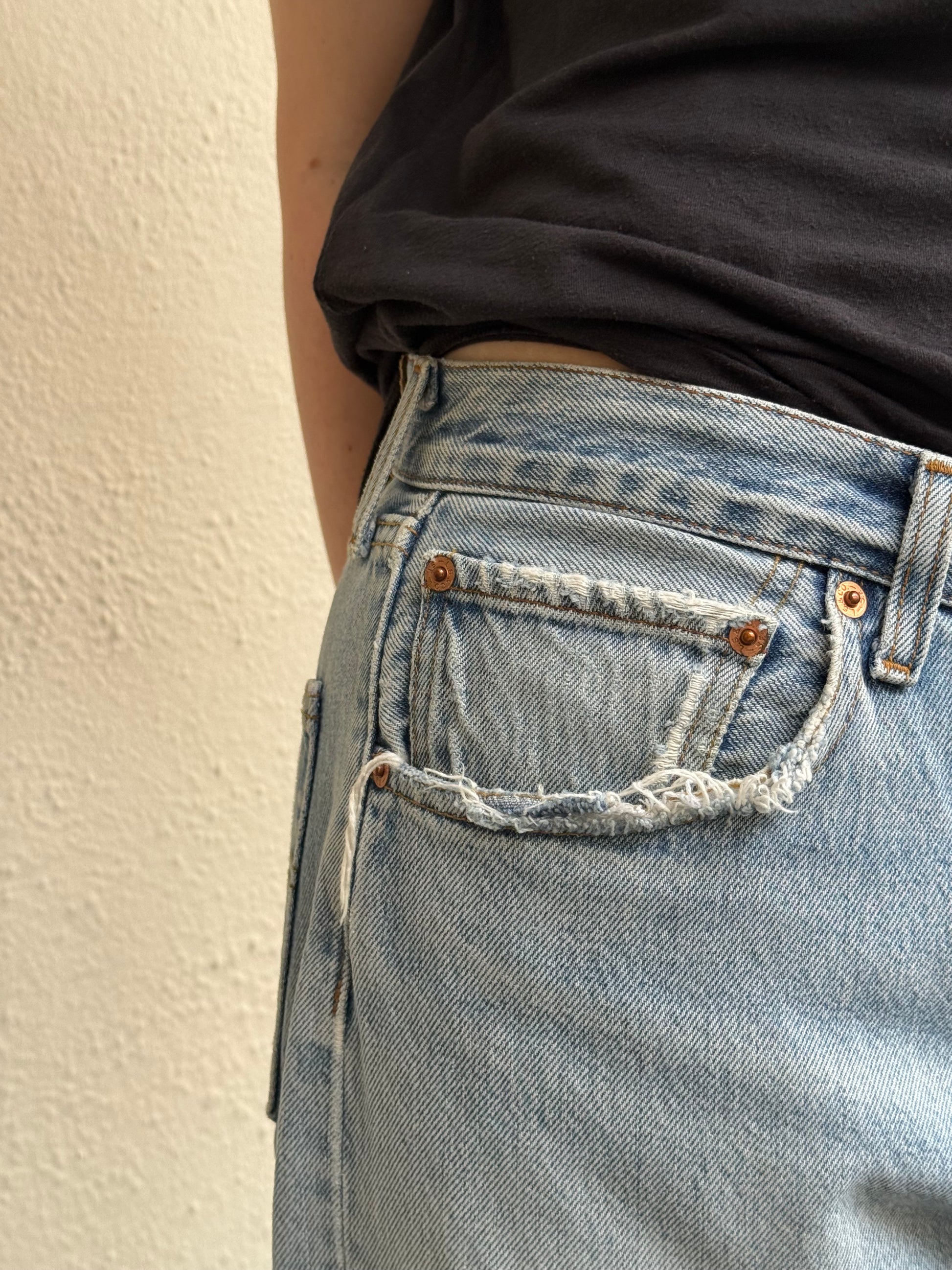 Levis 501 Stonewash: W34 L33