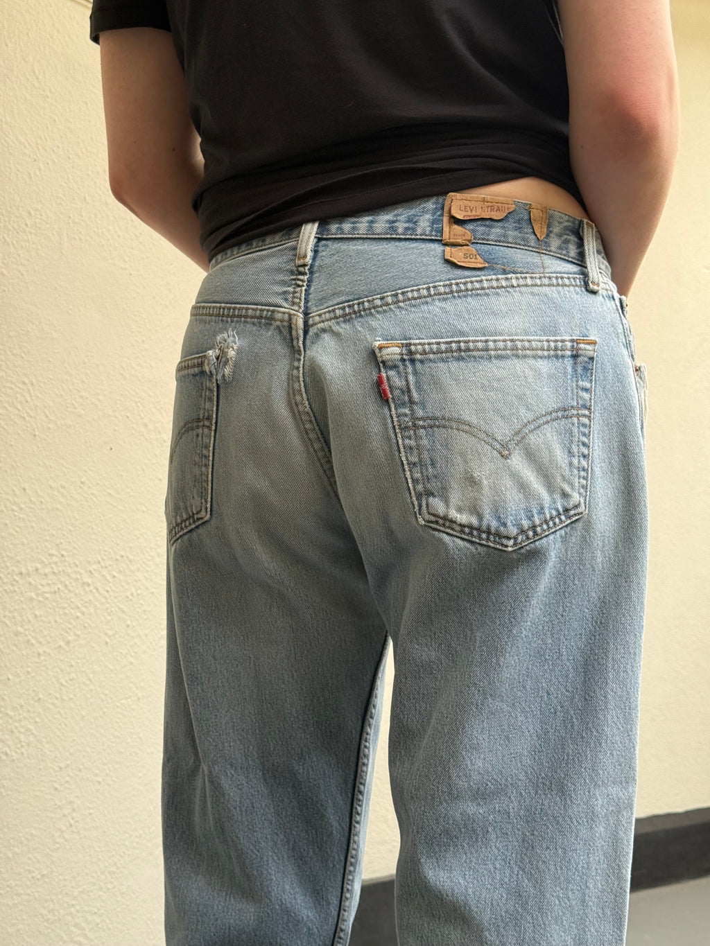 Levis 501 Stonewash: W34 L33