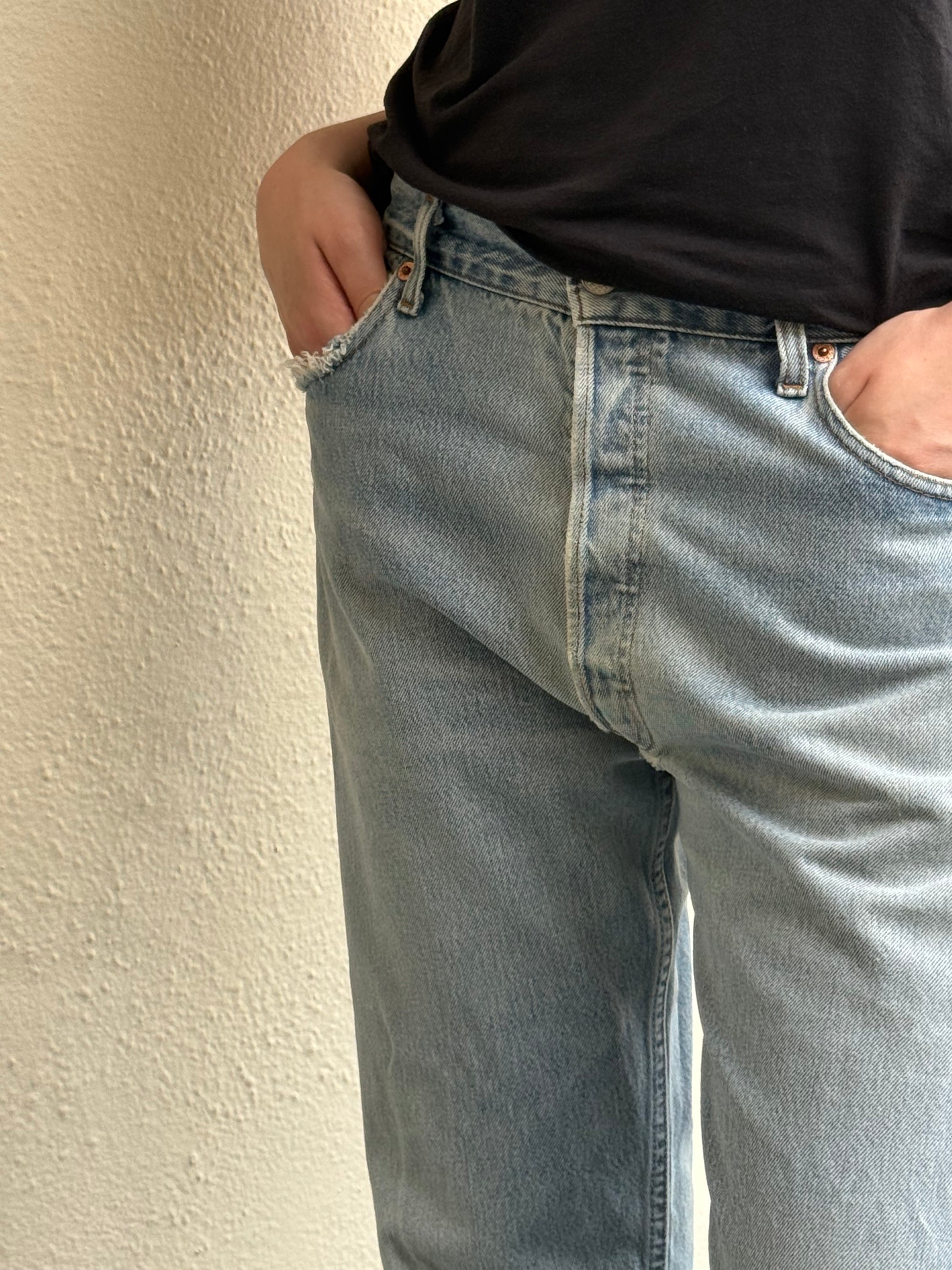 Levis 501 Stonewash: W34 L33