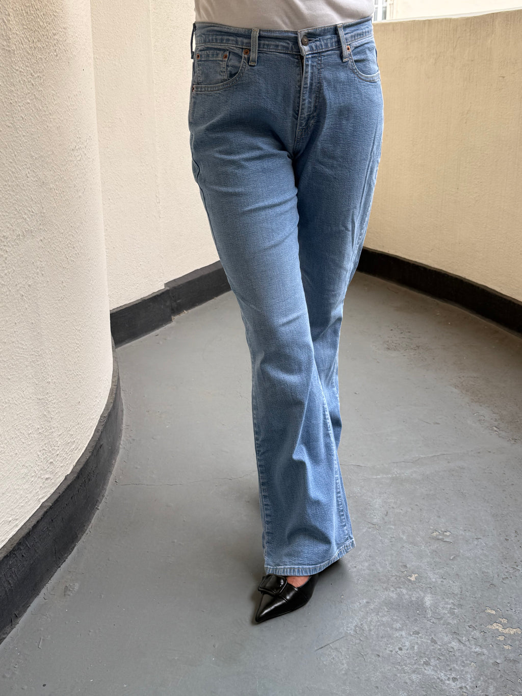 Levis 584 Slim Flare: W30 L32