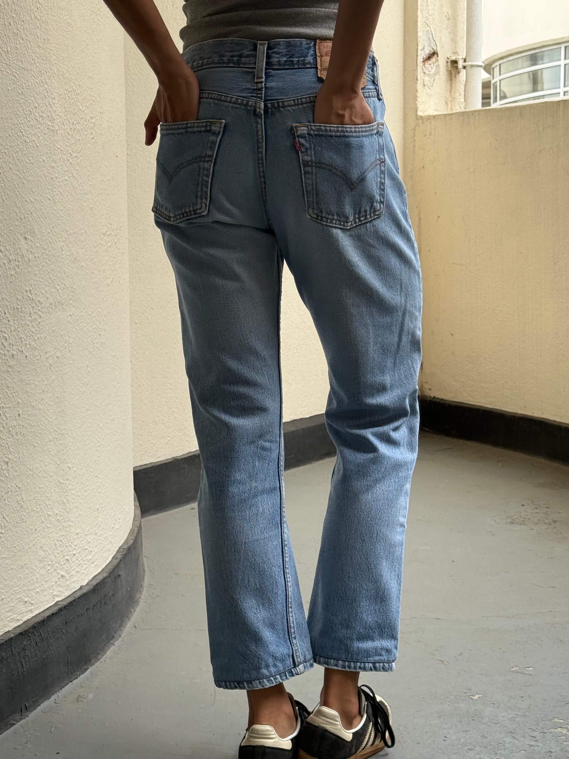 Levis 501 90s Crop: W29 L28