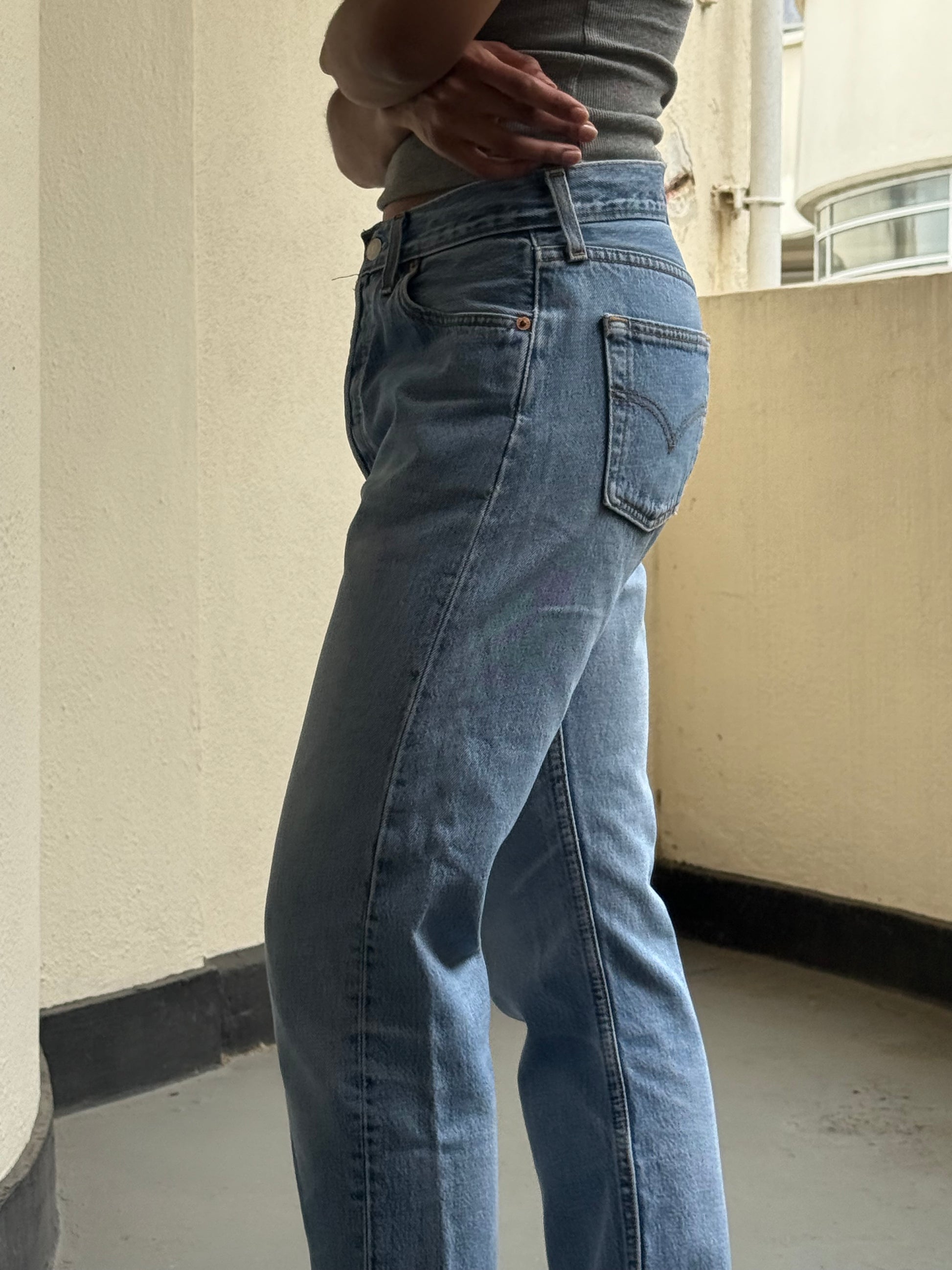 Levis 501 90s Crop: W29 L28
