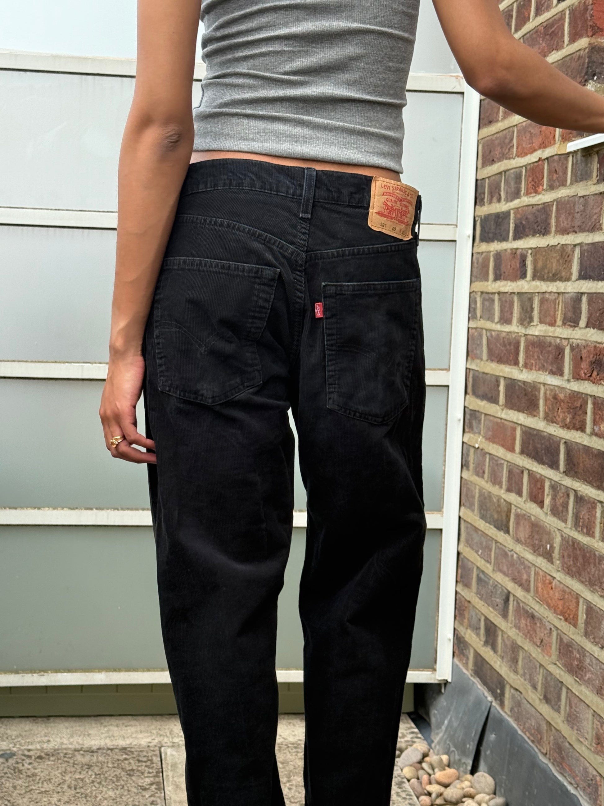 Levis 521 Noir Cord: W33 L34