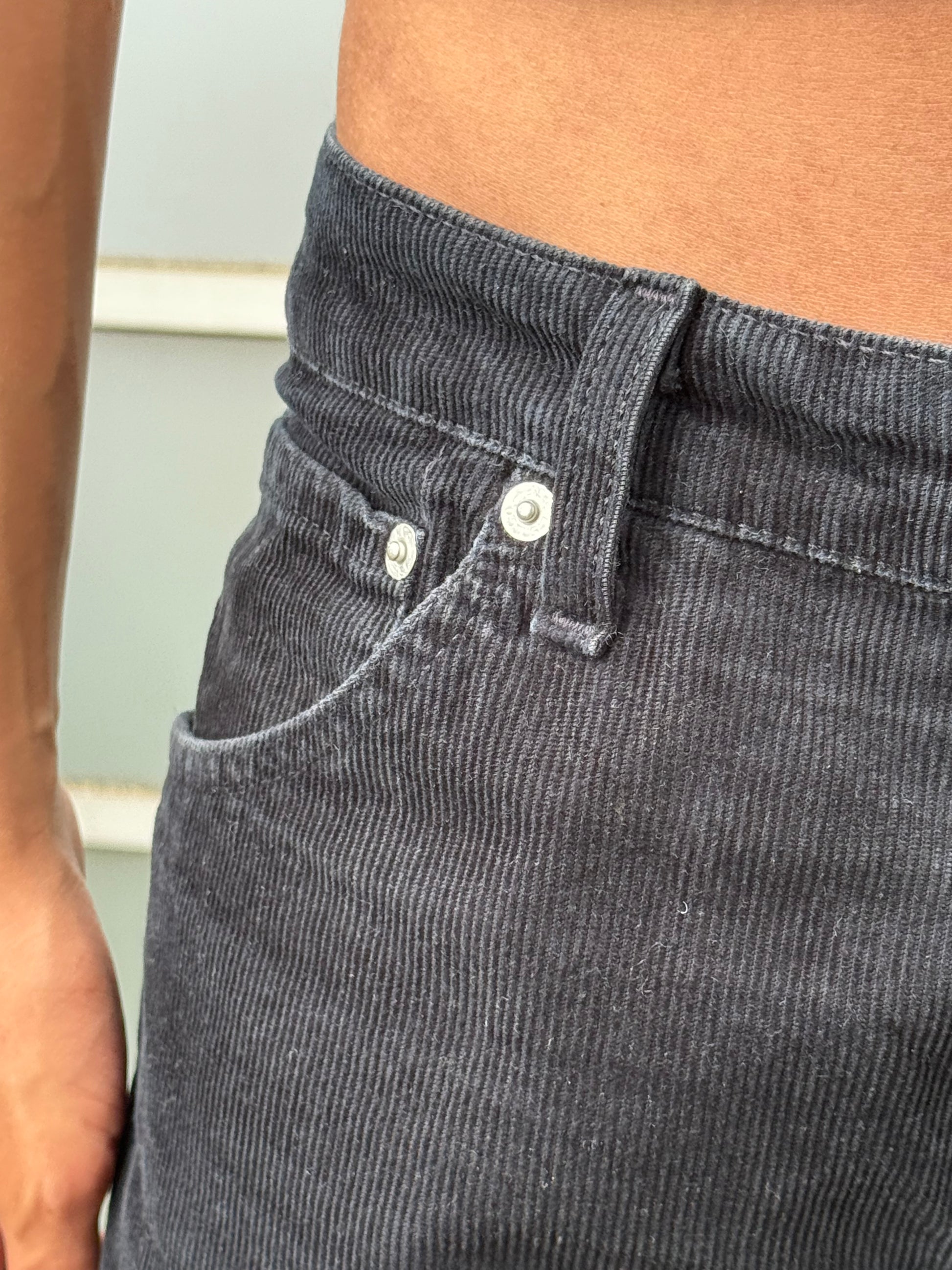 Levis 521 Noir Cord: W33 L34