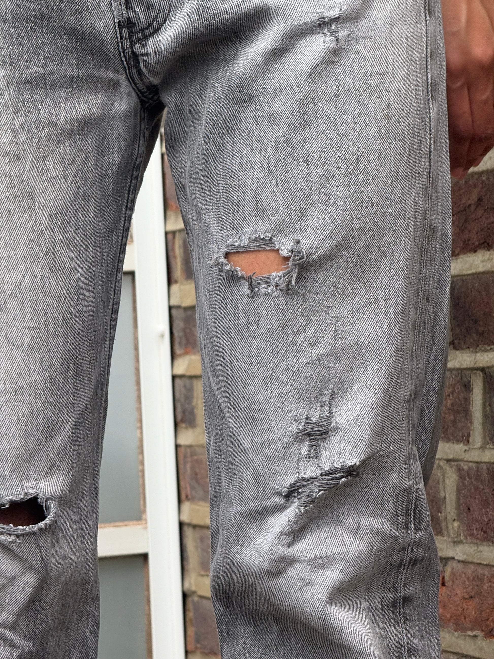 Levis 501 90s Grey Distress W29 L33.5