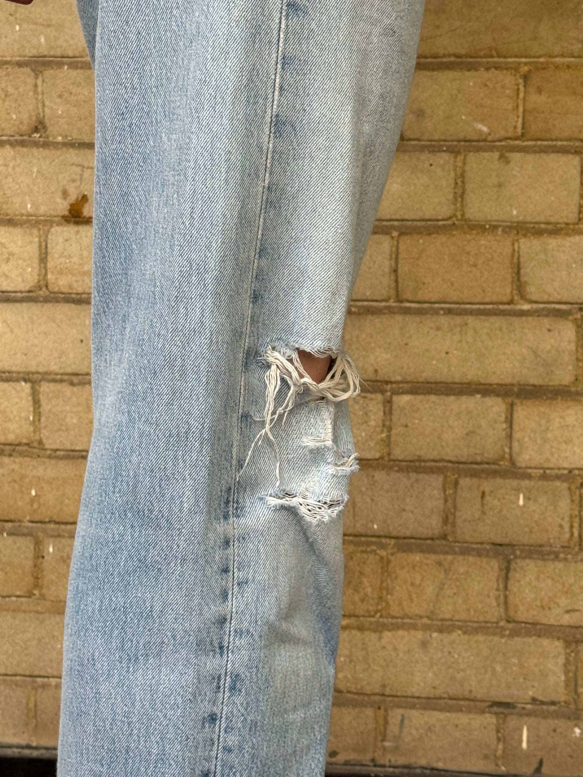 Levis 501 USA 90s Summer Rips: W33 L32