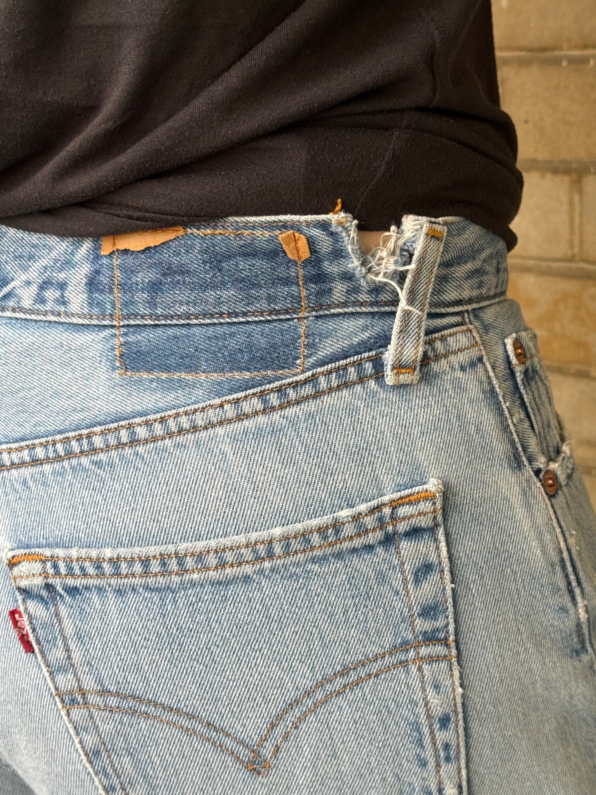 Levis 501 USA 90s Summer Rips: W33 L32