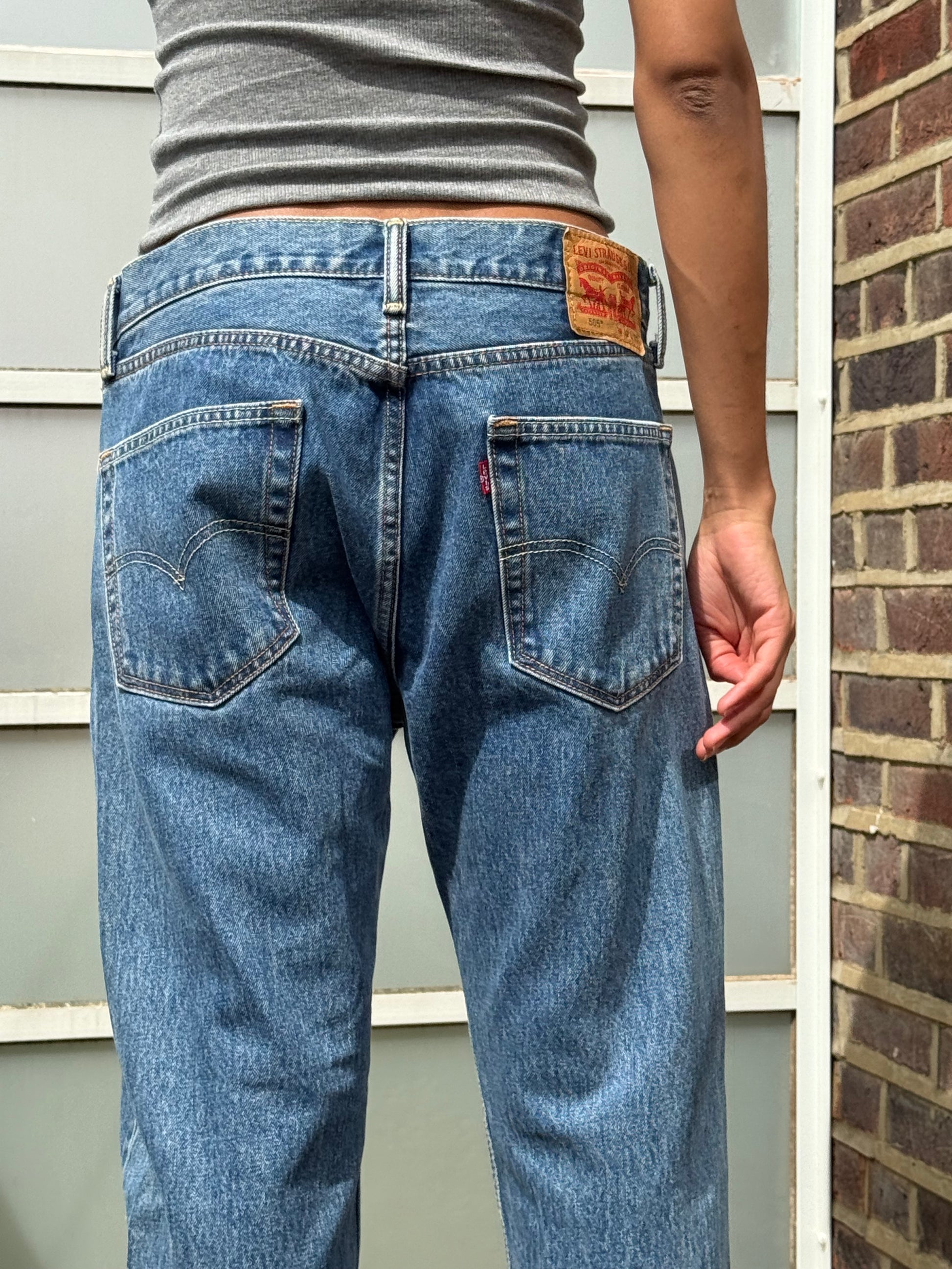 Levis 505 Straight Leg: W33  L31