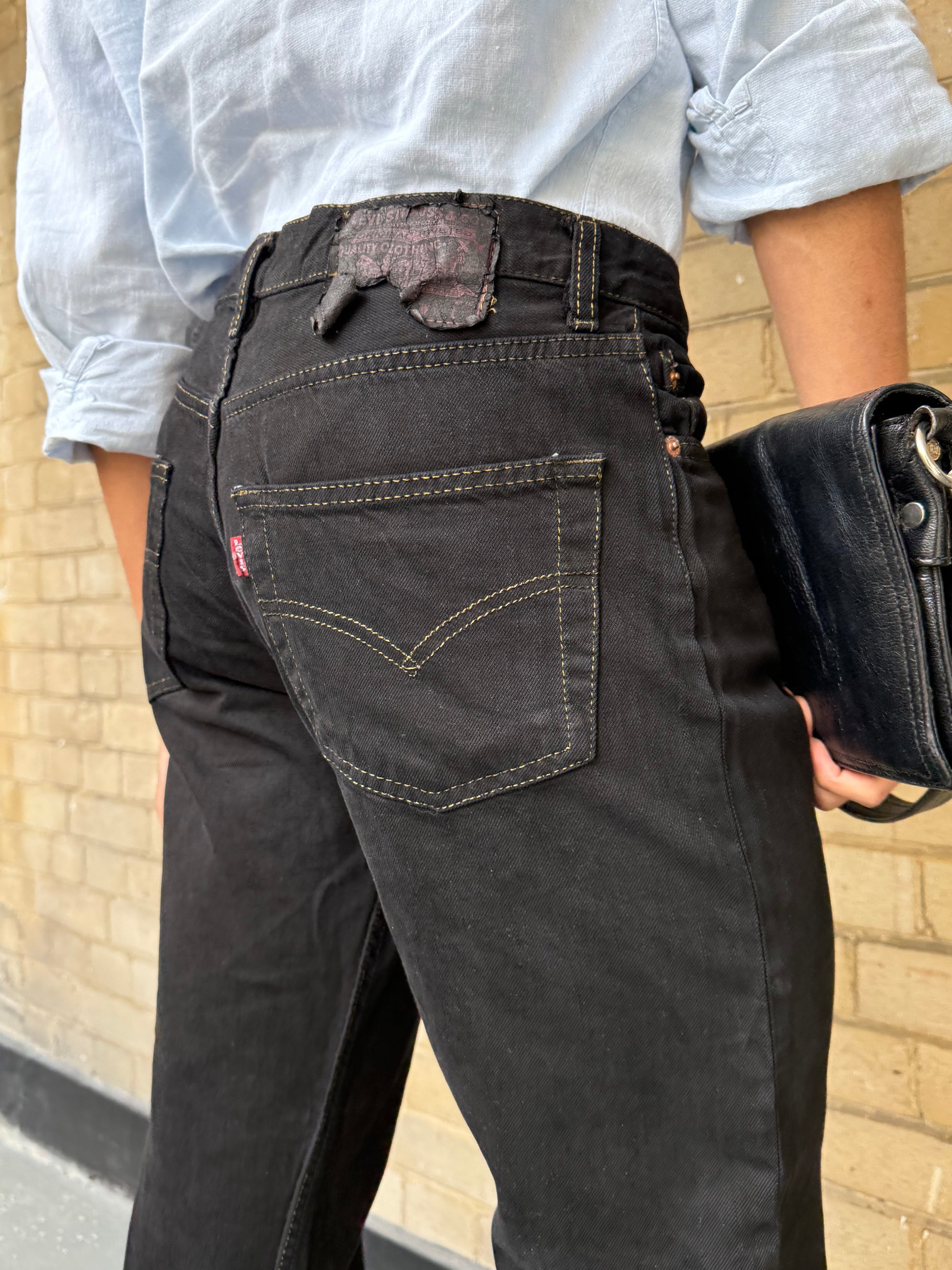 Levis 501 Pitch Black: W29 L33.5