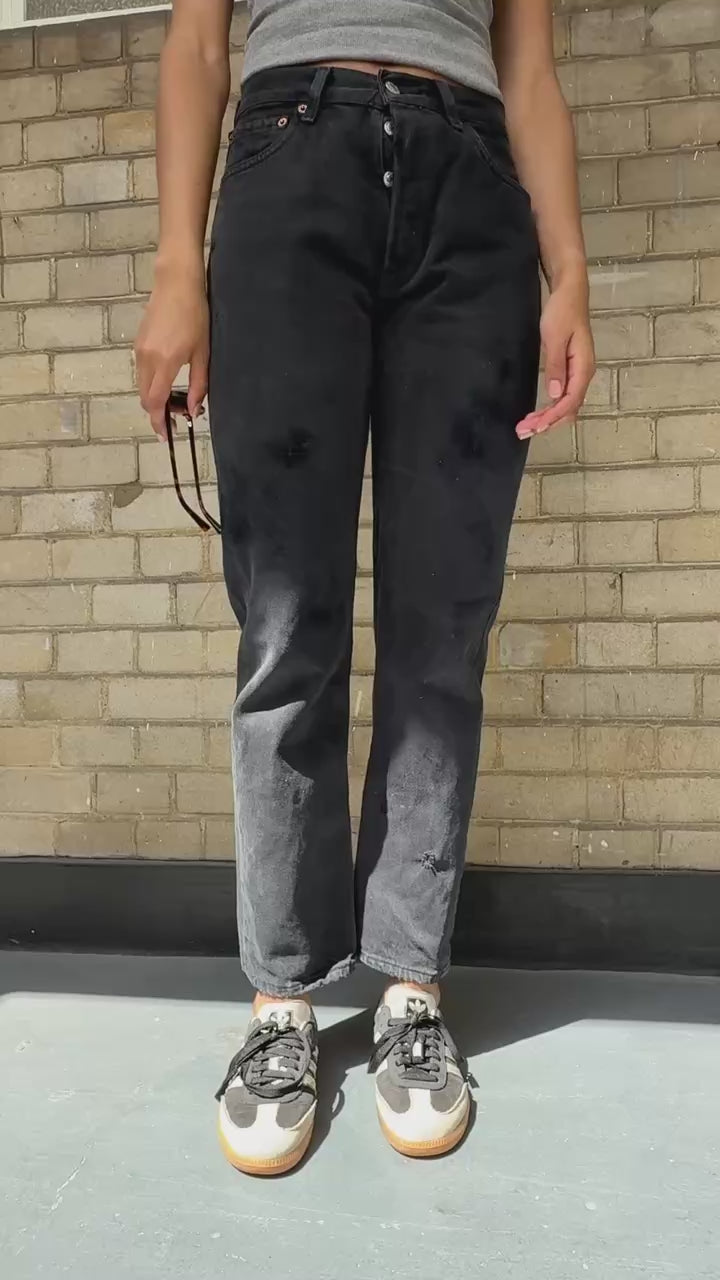 Levis 501 Black Distress: W27 L29
